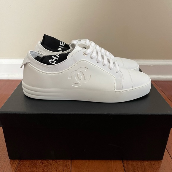 BNIB Rare 2017 Chanel Leather and Rubber Sneakers 38 - Picture 2 of 9